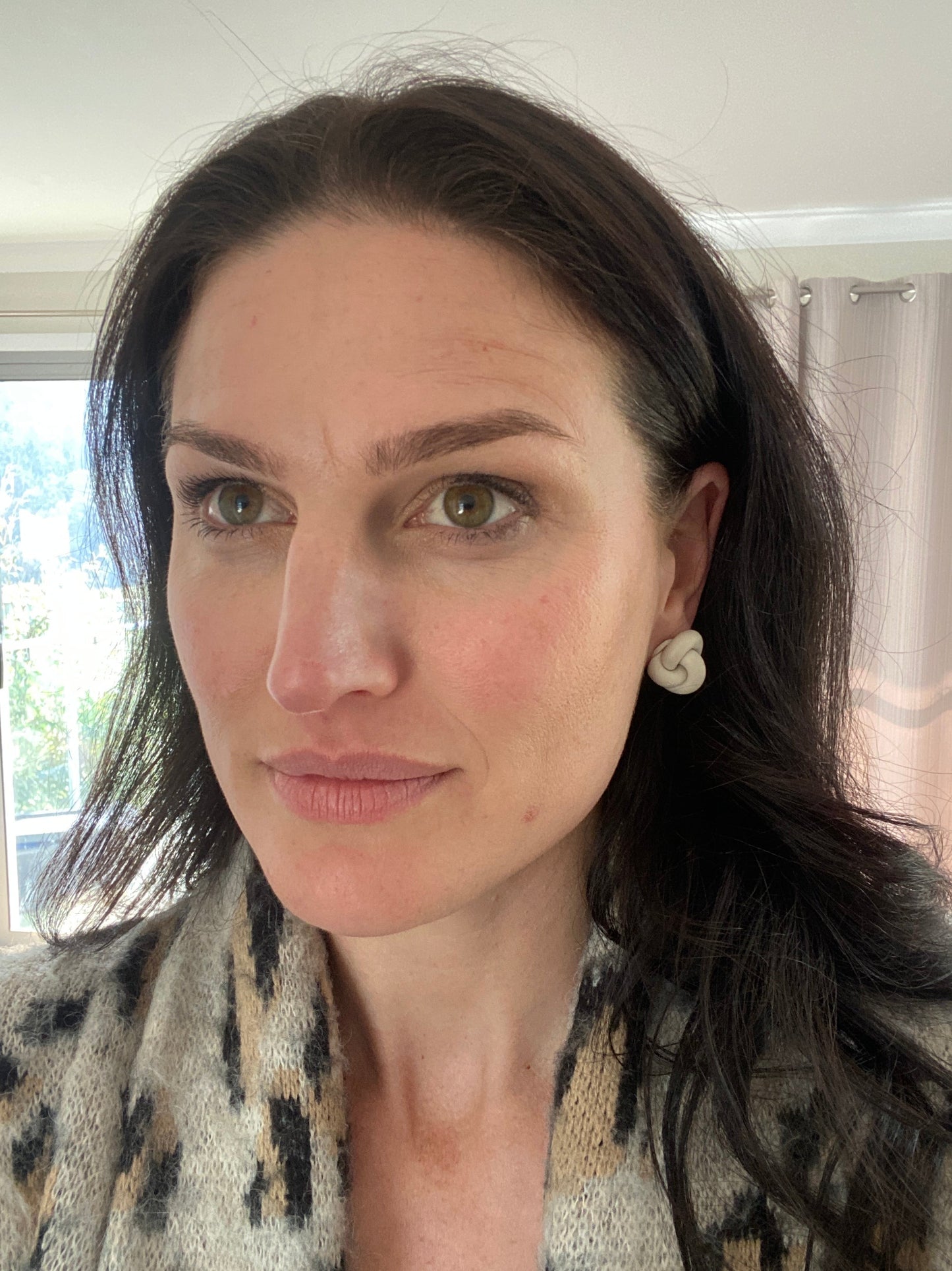 'Knot I' Maxi Studs: Oat