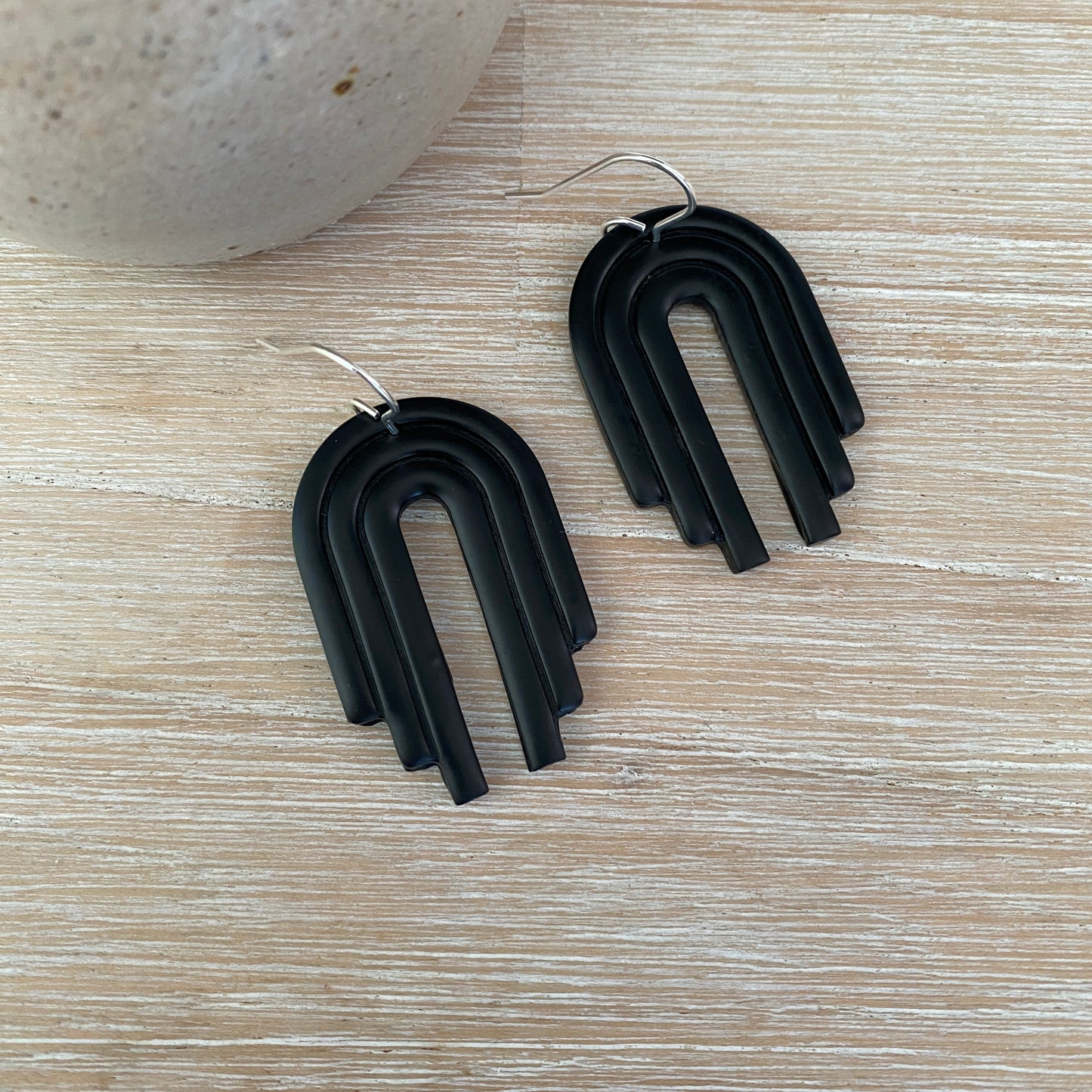 'Rainbow Arches' Statement Dangles: Black