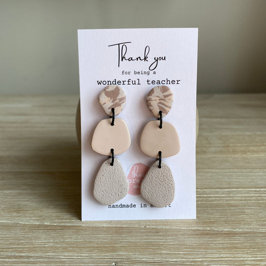 ‘Pebble River' Midi Dangle: Beige tones