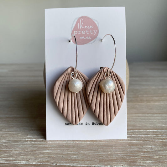 ‘Leaf drop’ Midi Dangles: Beige