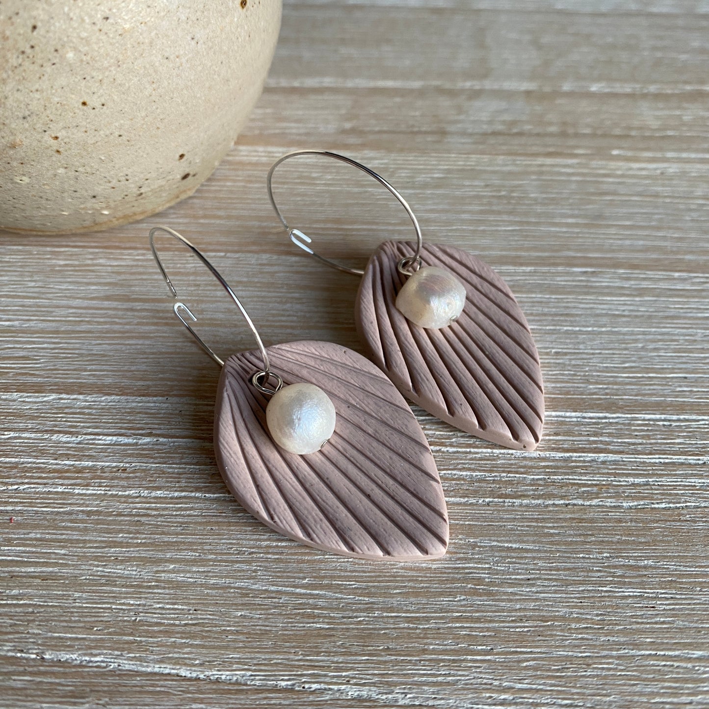 ‘Leaf drop’ Midi Dangles: Beige
